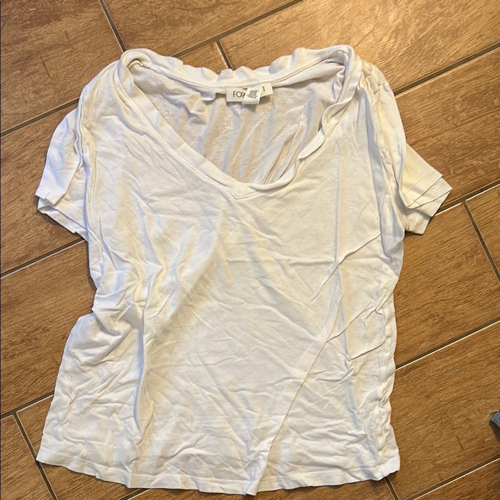 Forever 21 White V-Neck Women's Top